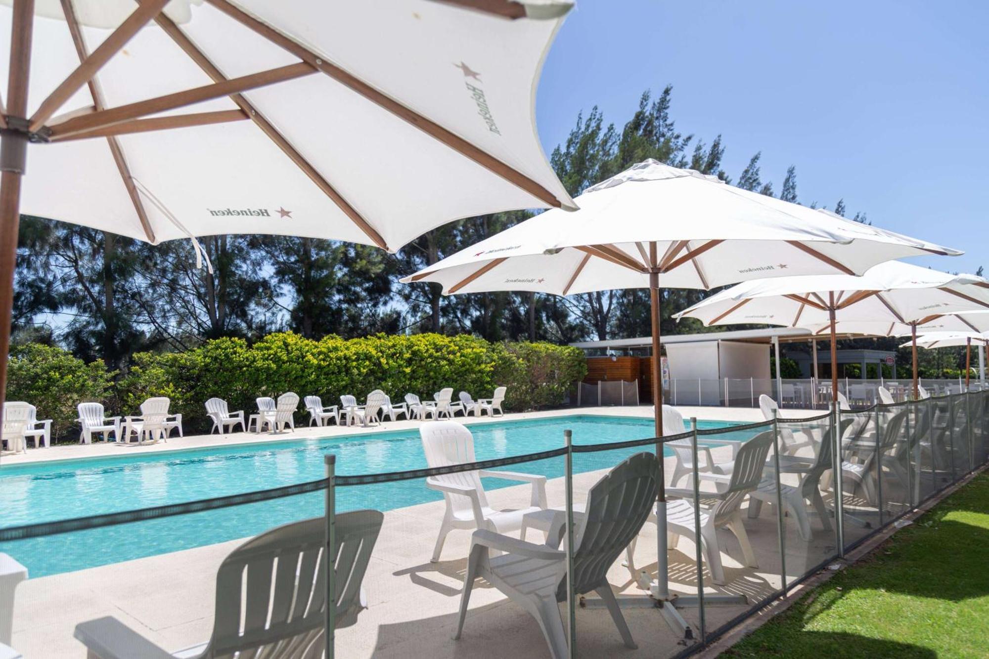Howard Johnson Hotel & Resort Фунес Екстер'єр фото