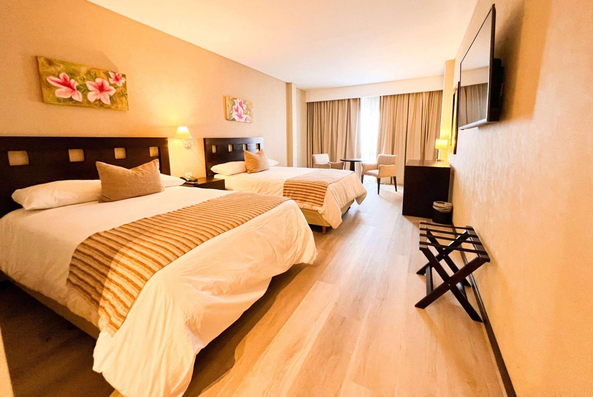Howard Johnson Hotel & Resort Фунес Екстер'єр фото