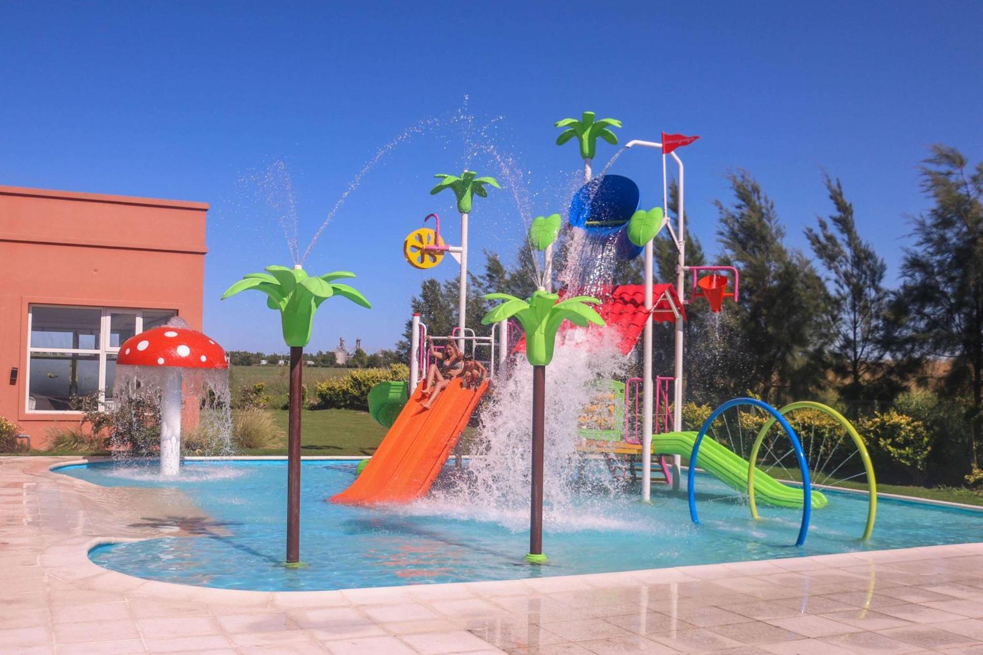 Howard Johnson Hotel & Resort Фунес Екстер'єр фото