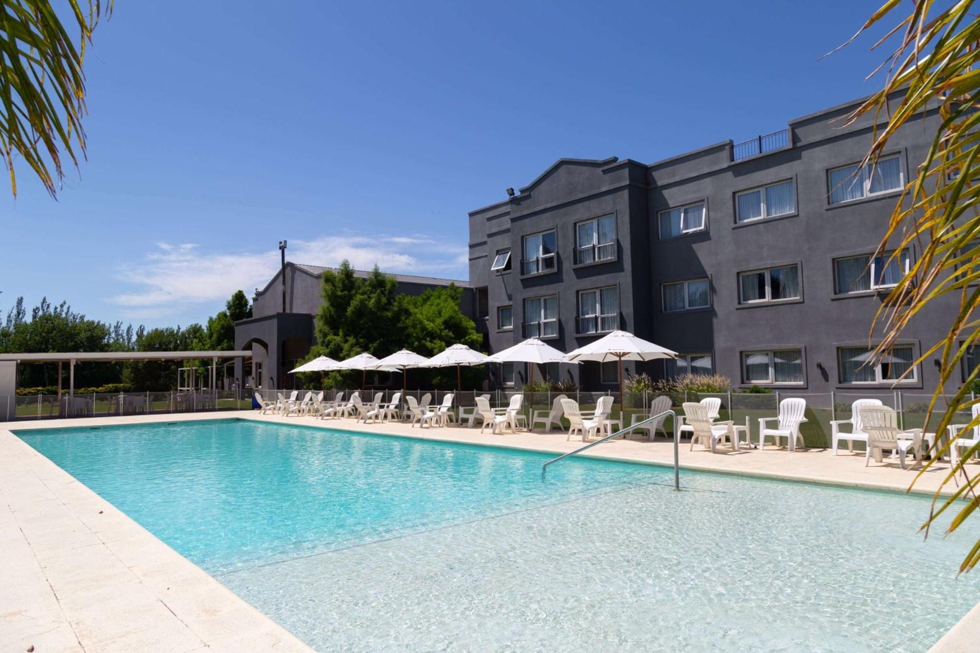 Howard Johnson Hotel & Resort Фунес Екстер'єр фото