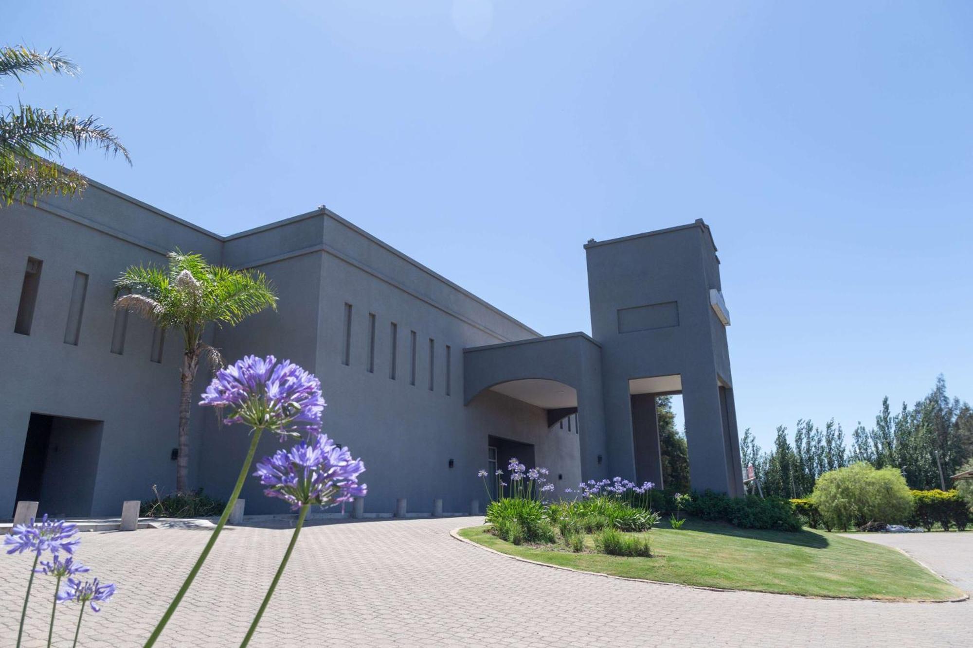 Howard Johnson Hotel & Resort Фунес Екстер'єр фото